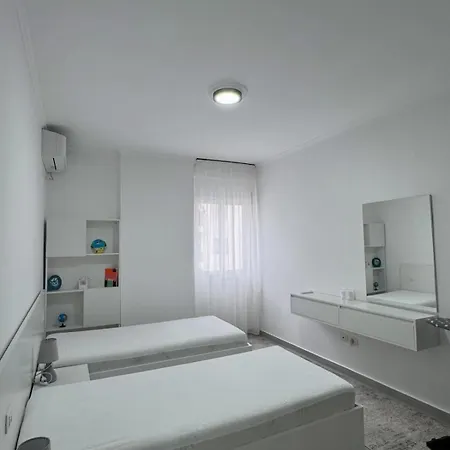 Modern & Bright With Everything Need