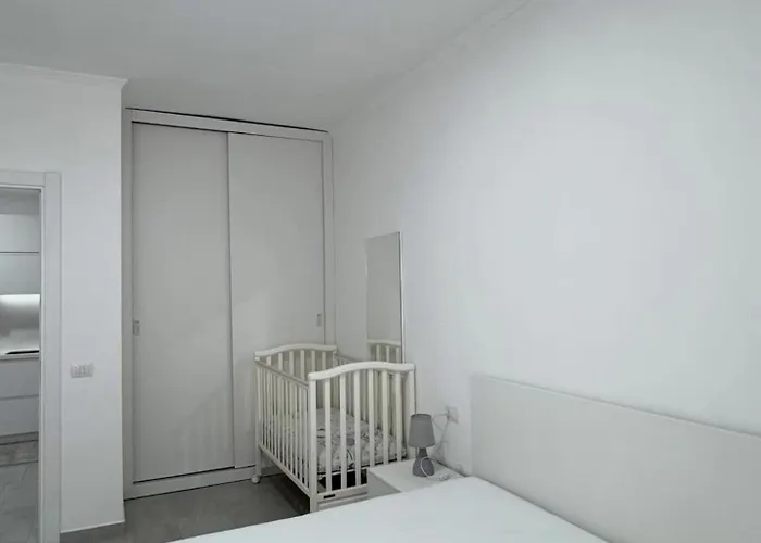 Modern & Bright With Everything Need