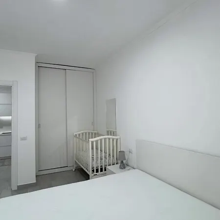 Apartment Modern & Bright With Everything Need Cerrik