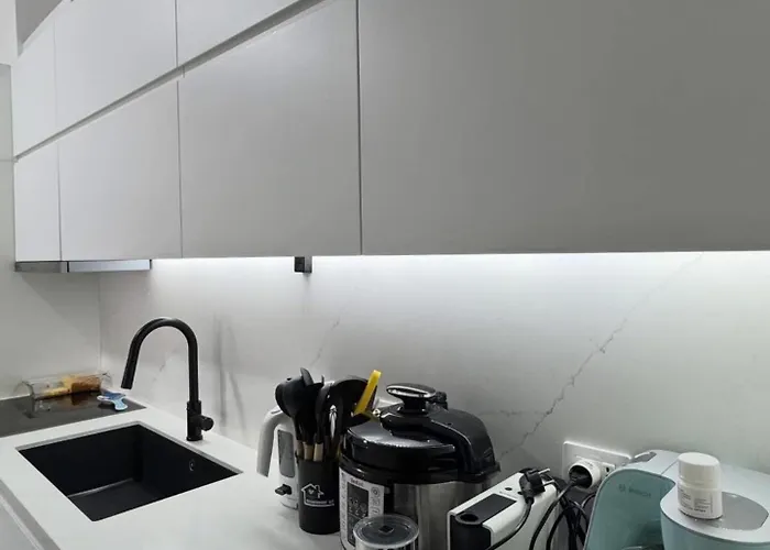 Modern & Bright With Everything Need Apartment Cerrik